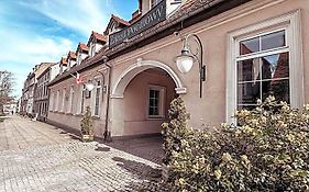 Hotel Zajazd Kultury, Dawniej Pocztowy
